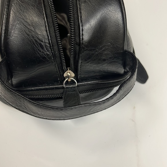 PENGUIN by Munsingwear Men's black toiletry Shaving Kit Dopp Bag.Great c… - Picture 7 of 8